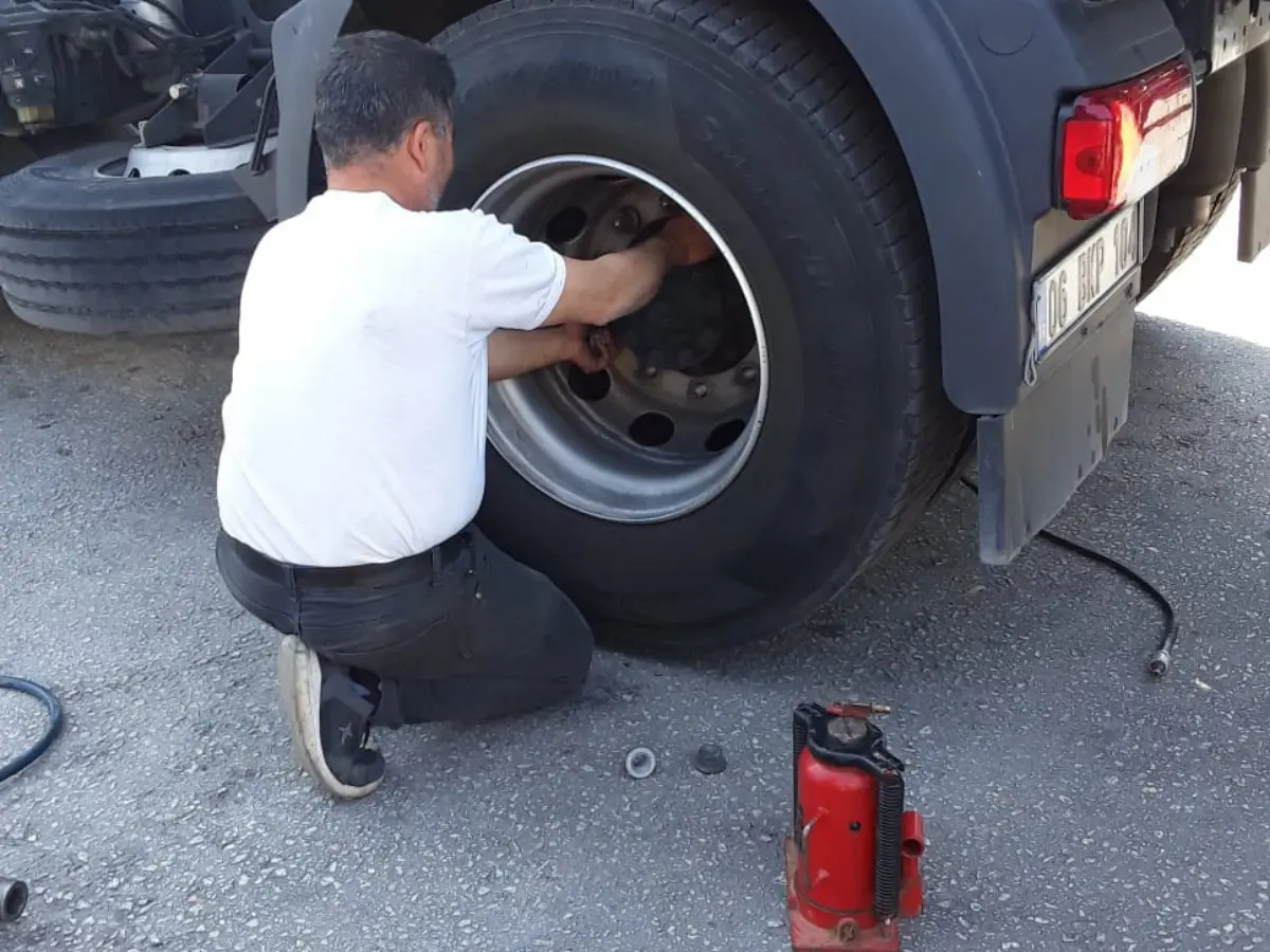 Mevlana Oto Lastikçi